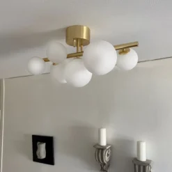 Aneta Lightning Plafond Molekyl - Matt Mässing/vit